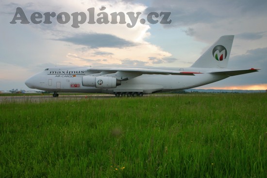 Antonov An-124-100 Ruslan Maximus Air Cargo