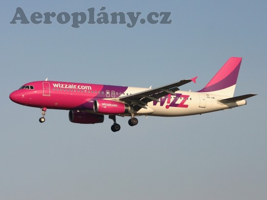 Airbus A320-232 - HA-LWL