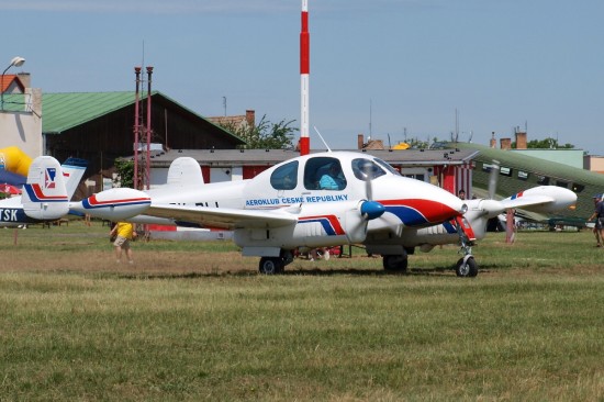 Let L-200 Morava - OK-PLI
