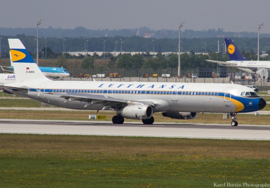 Airbus A321-131, D-AIRX, Lufthansa, "Retrojet" 