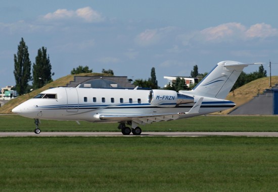 Bombardier CL600-2B16 Challenger 605 - M-FRZN