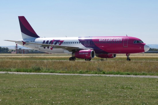 Airbus A320-232 - HA-LWI