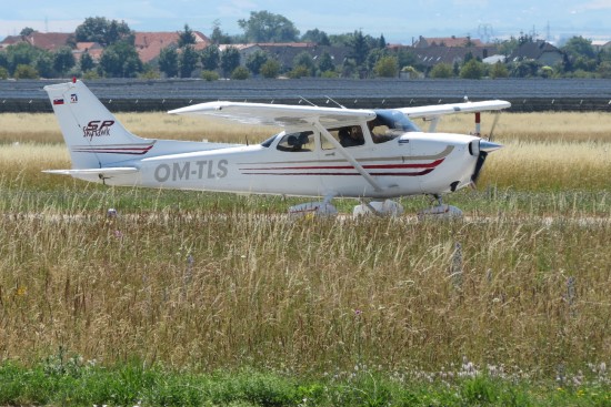 Cessna 172S Skyhawk SP - OM-TLS