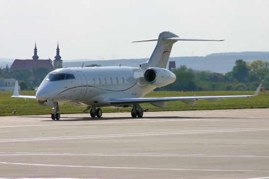 Bombardier Challenger 300 (BD-100-1A10) - OH-FLM