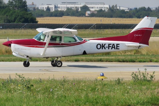 Cessna 172RG Cutlass - OK-FAE
