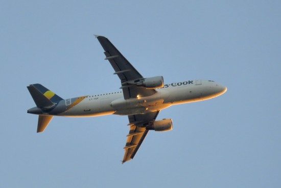 Airbus A320-214 - LY-VEF