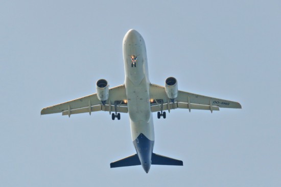 Airbus A320-214 - OO-SNG
