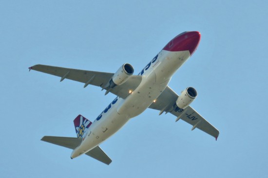 Airbus A320-214 - HB-IJV