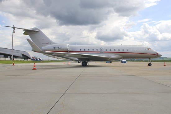 Bombardier Global 6000 (BD-700-1A10) - 9H-VJF