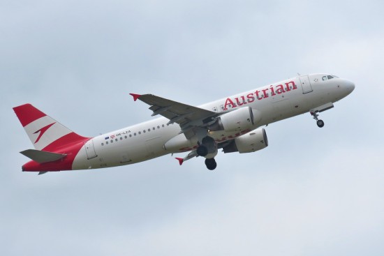 Airbus A320-214 - OE-LZA