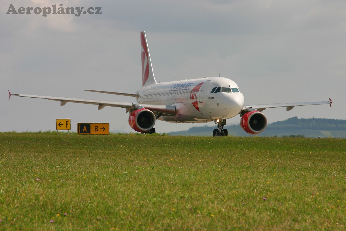 Airbus A320-214 - OK-GEA