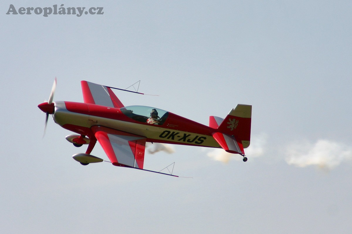 Extra 300S - OK-XJS