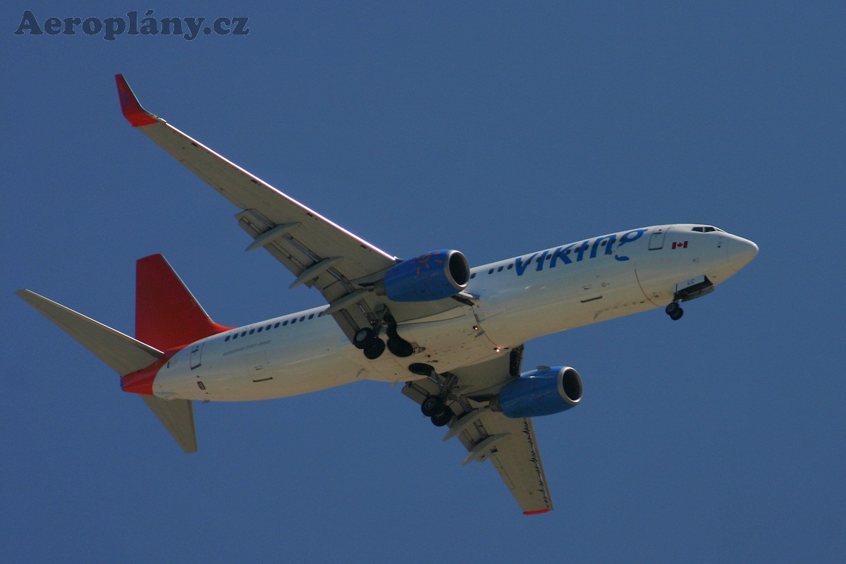 Boeing 737-8BK - C-FYLC