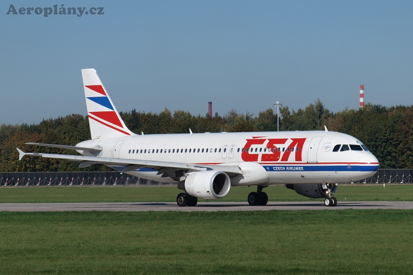 Airbus A320-214 - OK-LEF