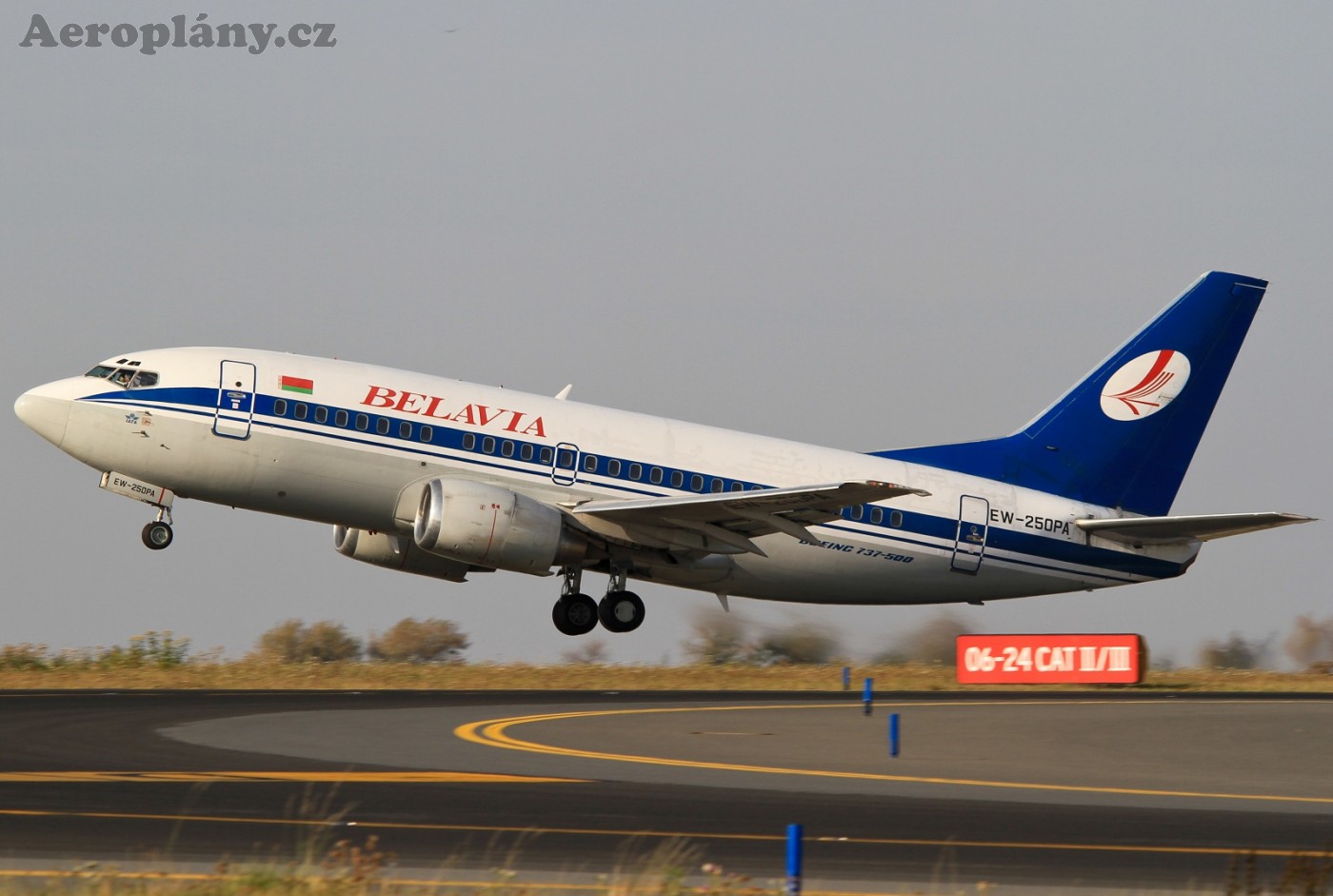 Boeing 737-524 - EW-250PA