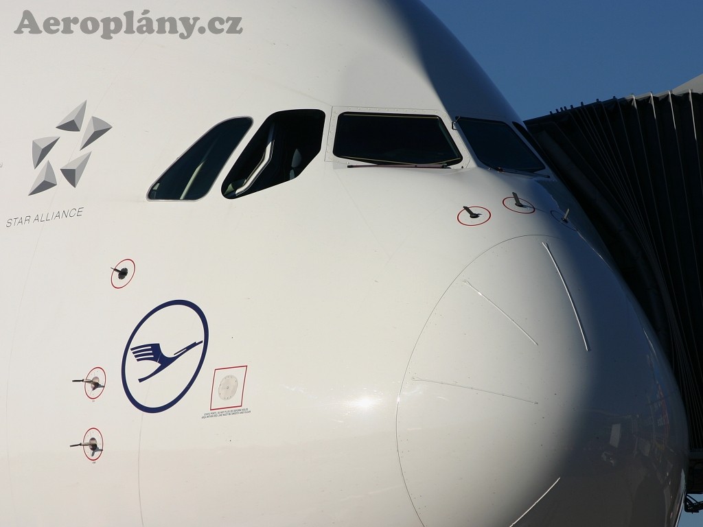 Airbus A380 poprvé v Praze.