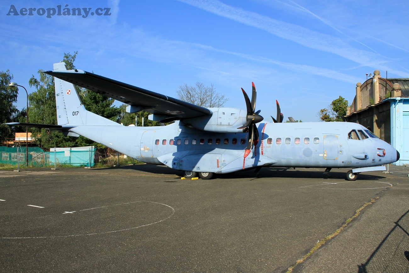 Casa C-295M - 017