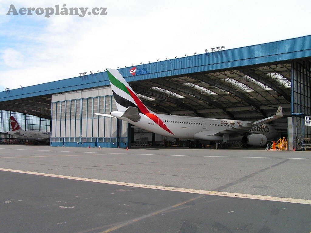 Airbus A330-243 - A6-EAP