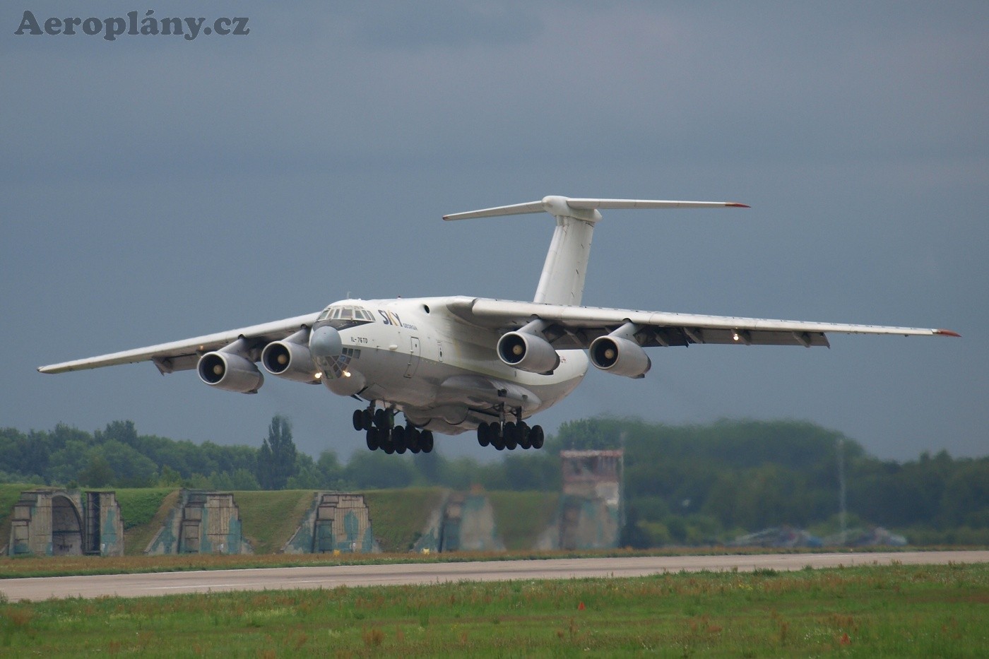 Iljušin Il-76TD - 4L-SKG