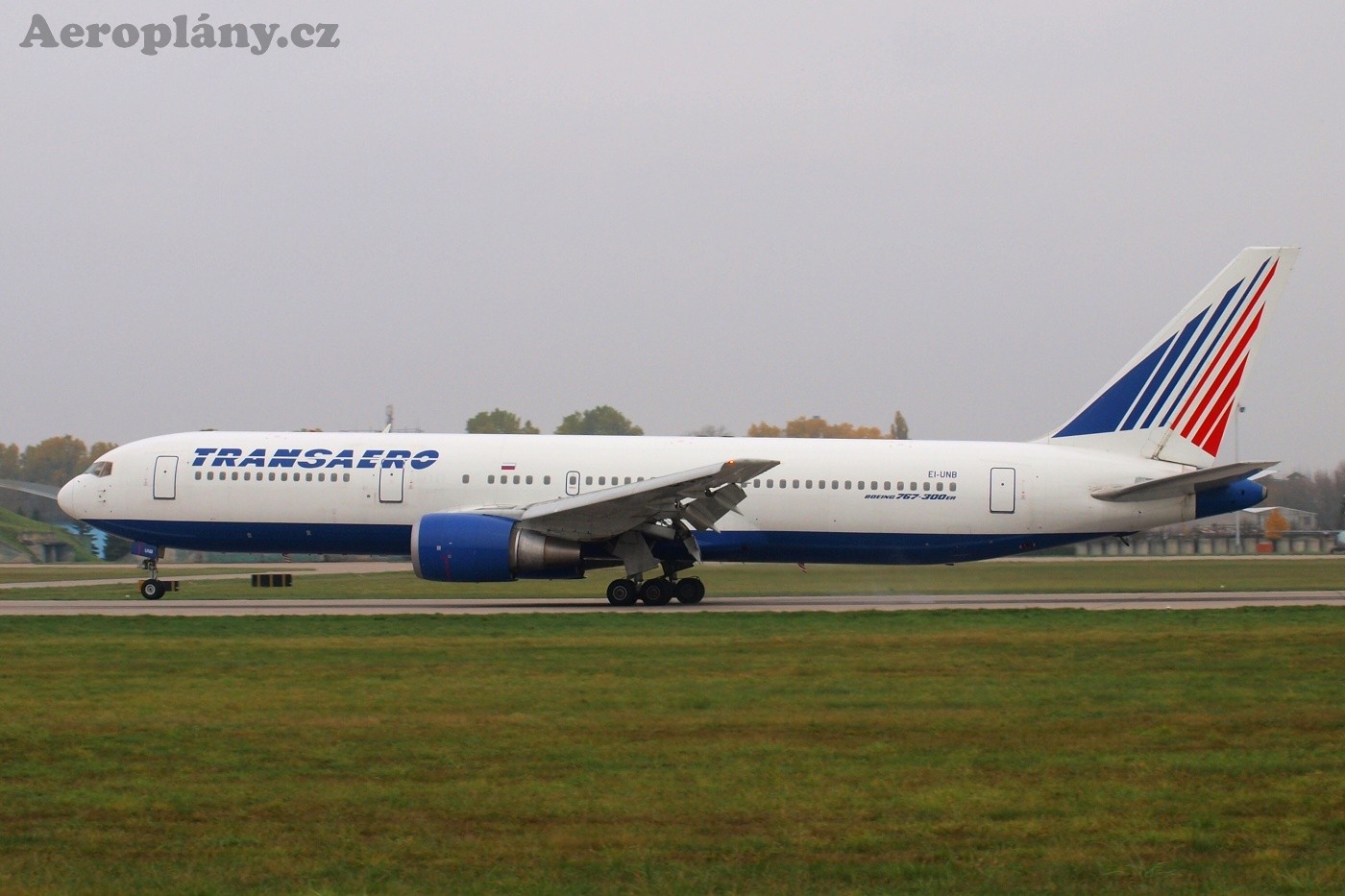 Boeing B767-3P6/ER - EI-UNB