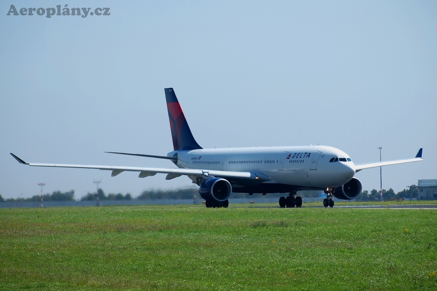 Airbus A330-223 - N858NW