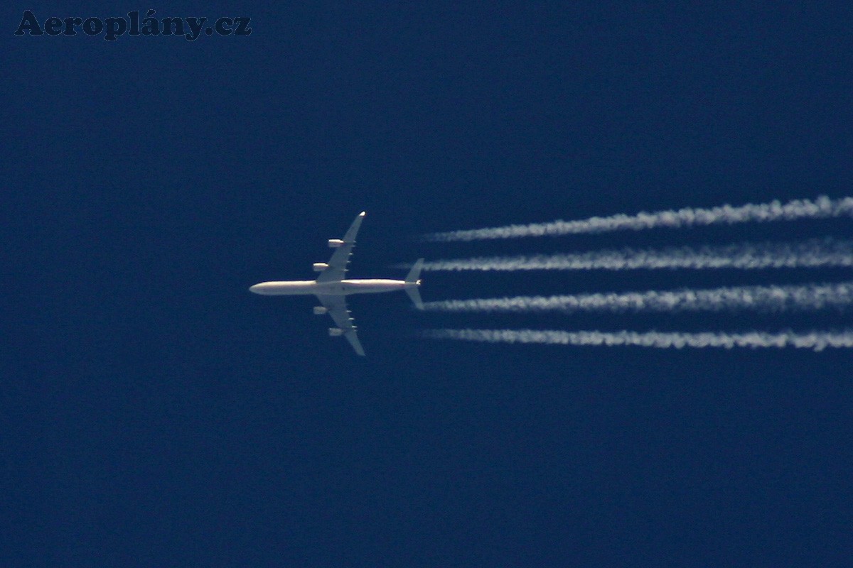 Airbus A340-642HGW - A6-EHL