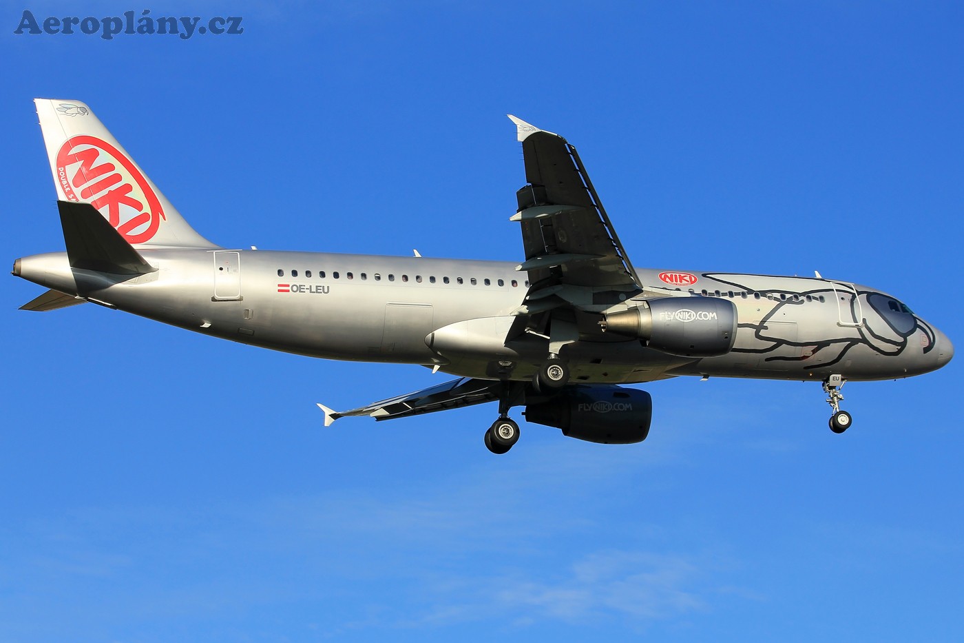 Airbus A320-214 - OE-LEU