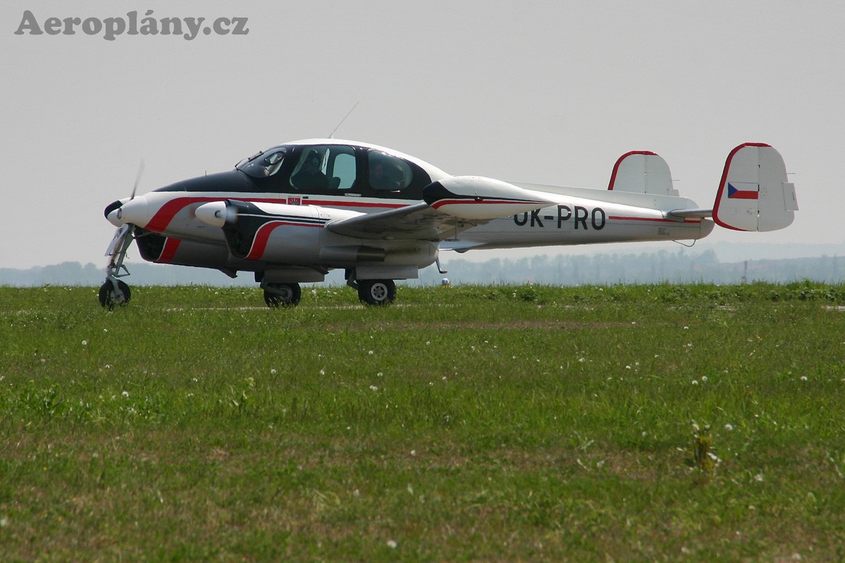Let L-200A Morava - OK-PRO