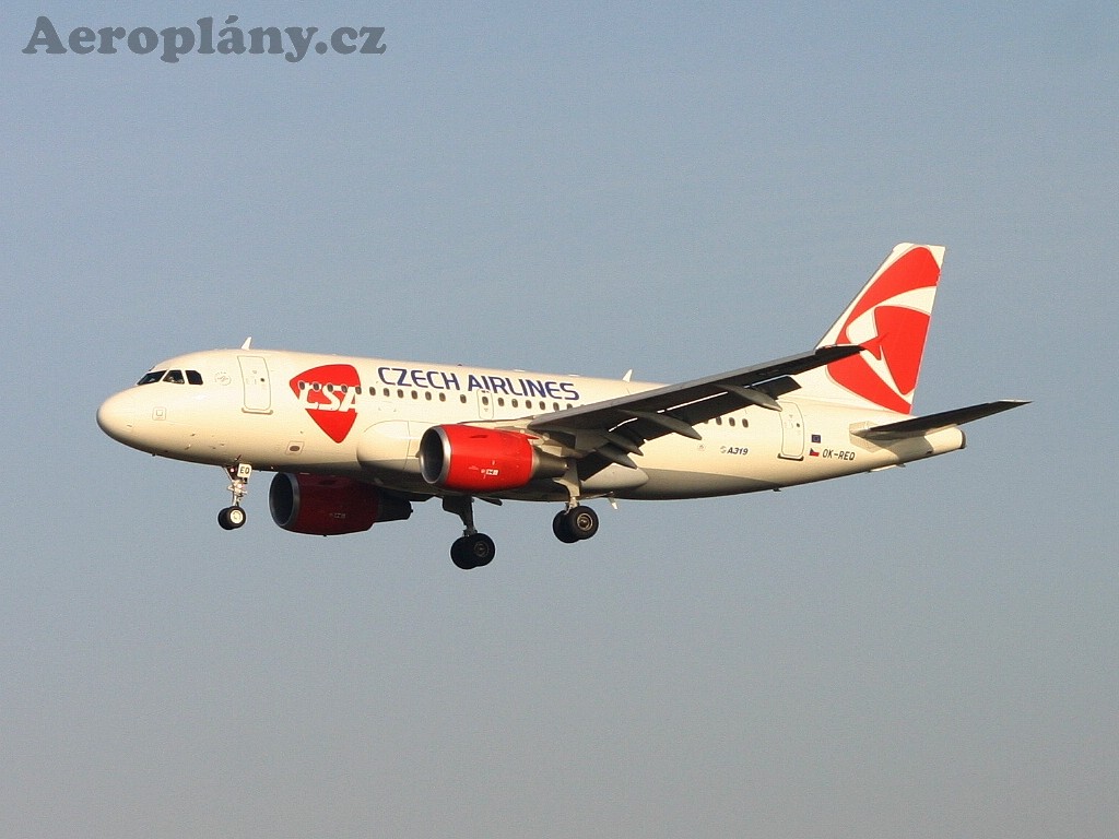 Airbus A319-112 - OK-REQ