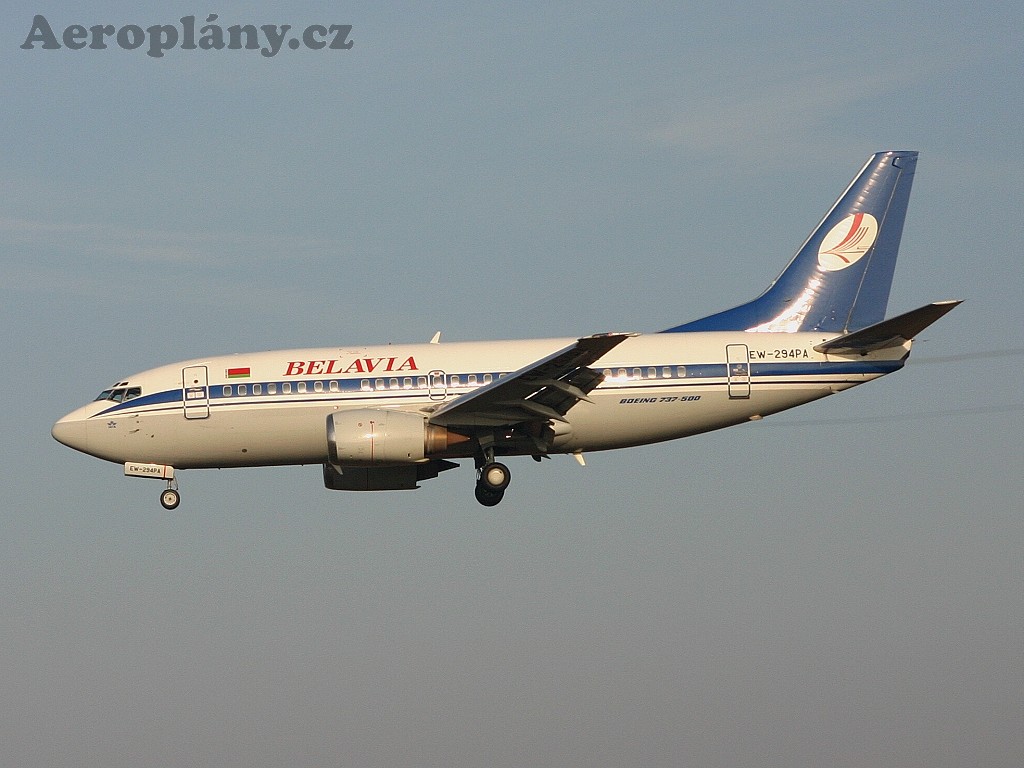 Boeing 737-505 - EW-294PA