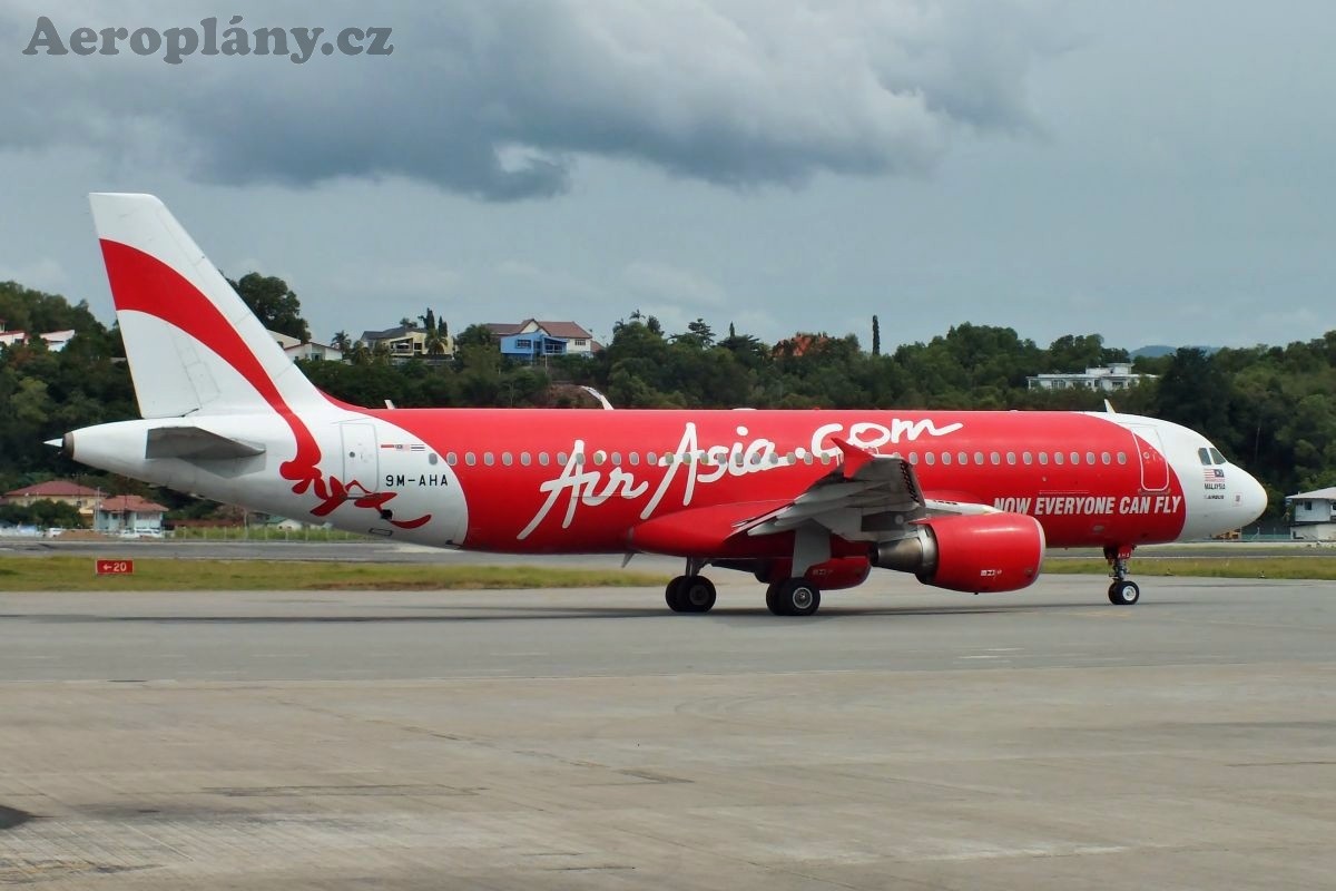 Airbus 320-216 - 9M-AHA