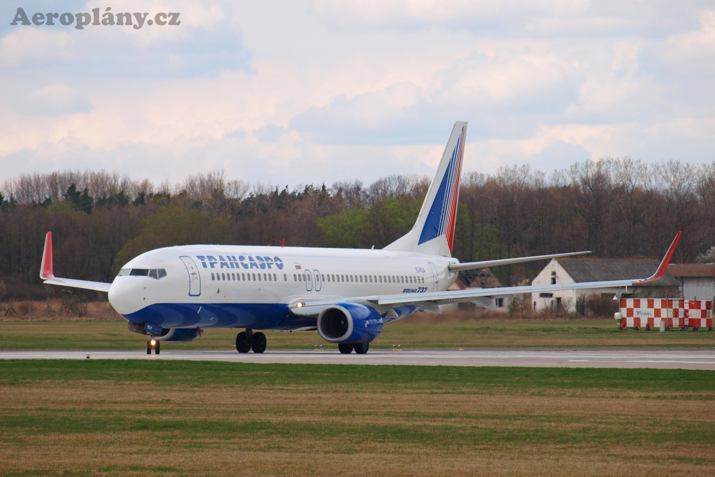 Boeing B737-86J - EI-RUA