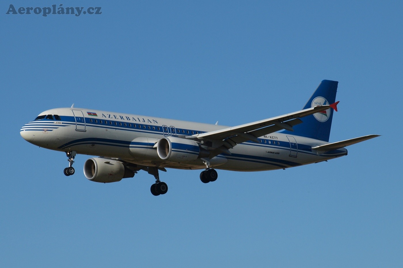 Airbus A320-214 - 4K-AZ77