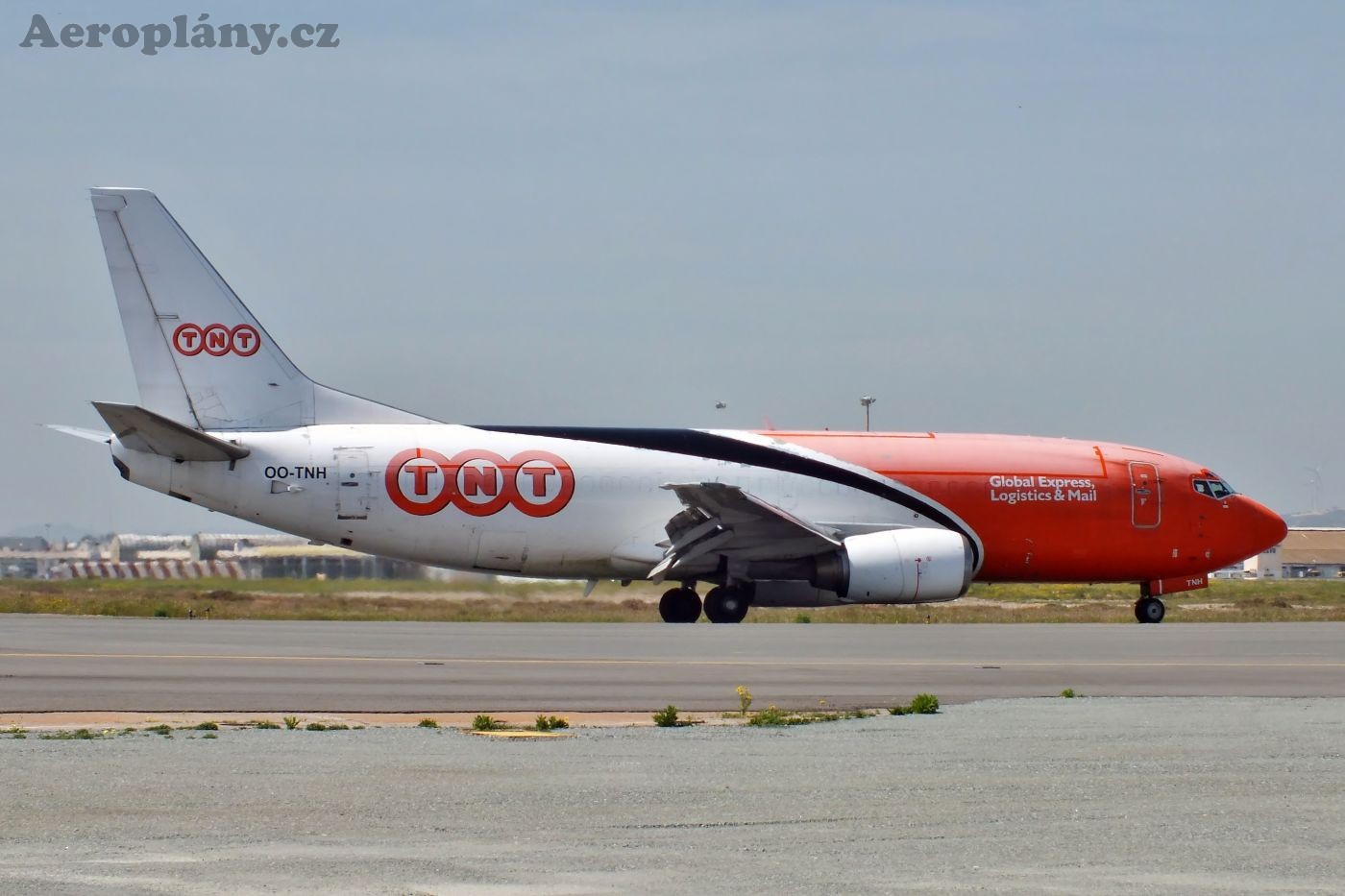 Boeing 737-301SF - OO-TNH
