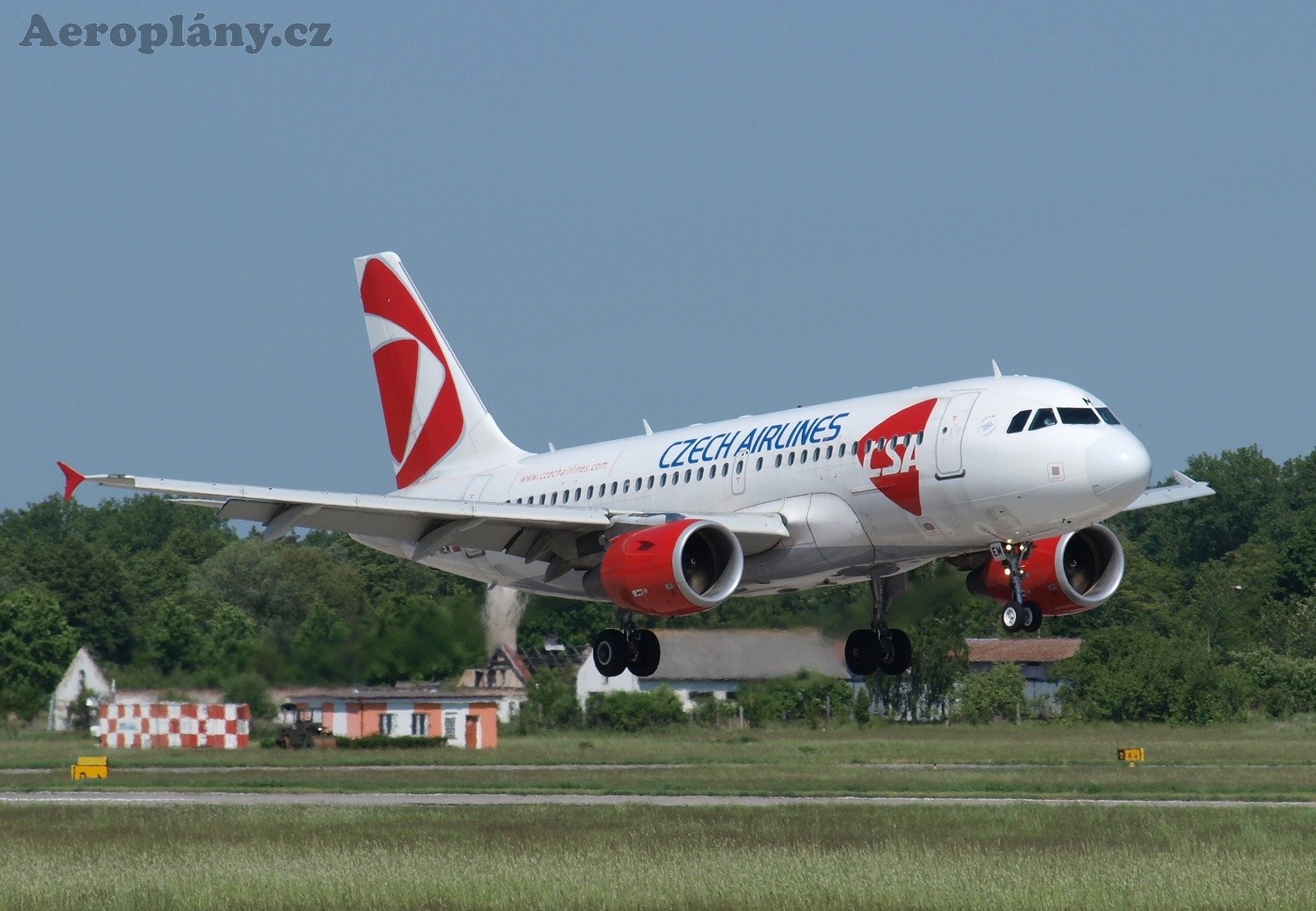 Airbus A319-112 - OK-NEM