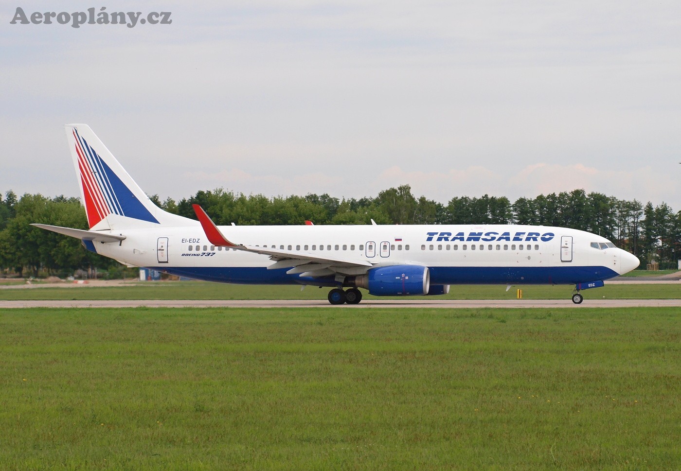 Boeing B737-8K5 - EI-EDZ