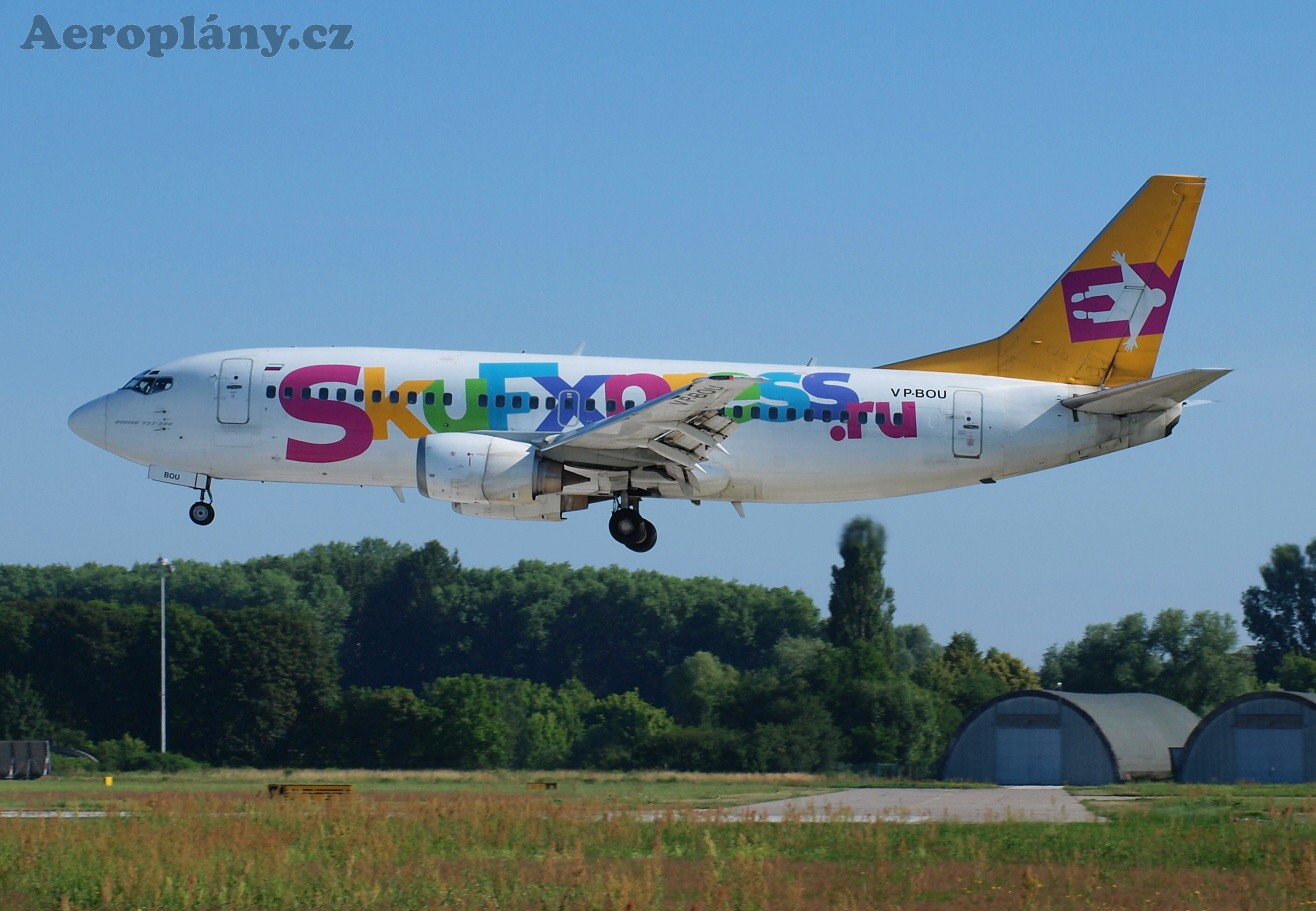 Boeing B737-341 - VP-BOU