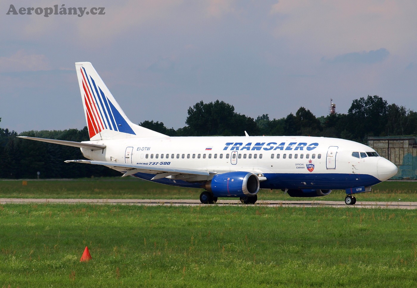 Boeing 737-5Y0 - EI-DTW