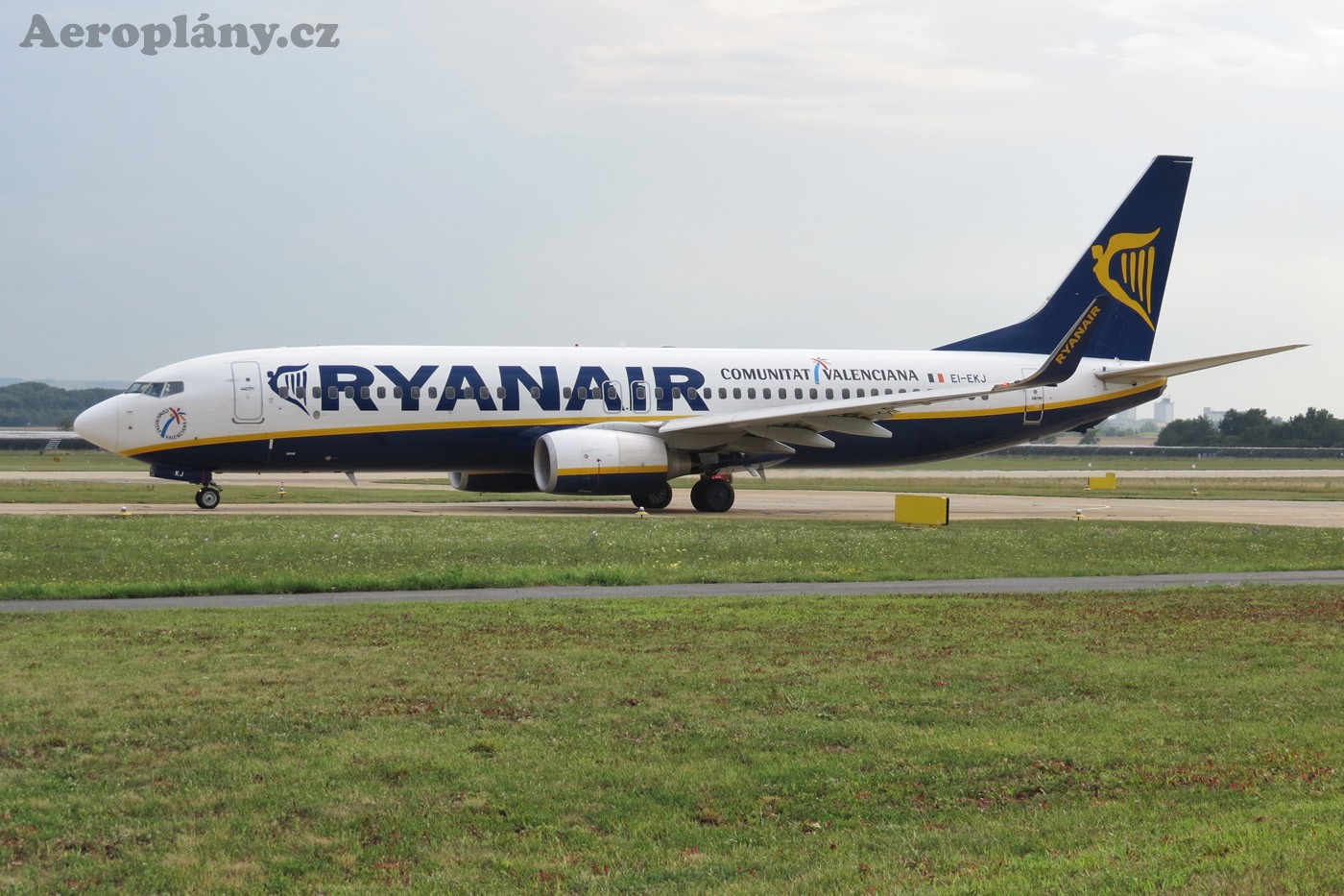 Boeing 737-8AS - EI-EKJ