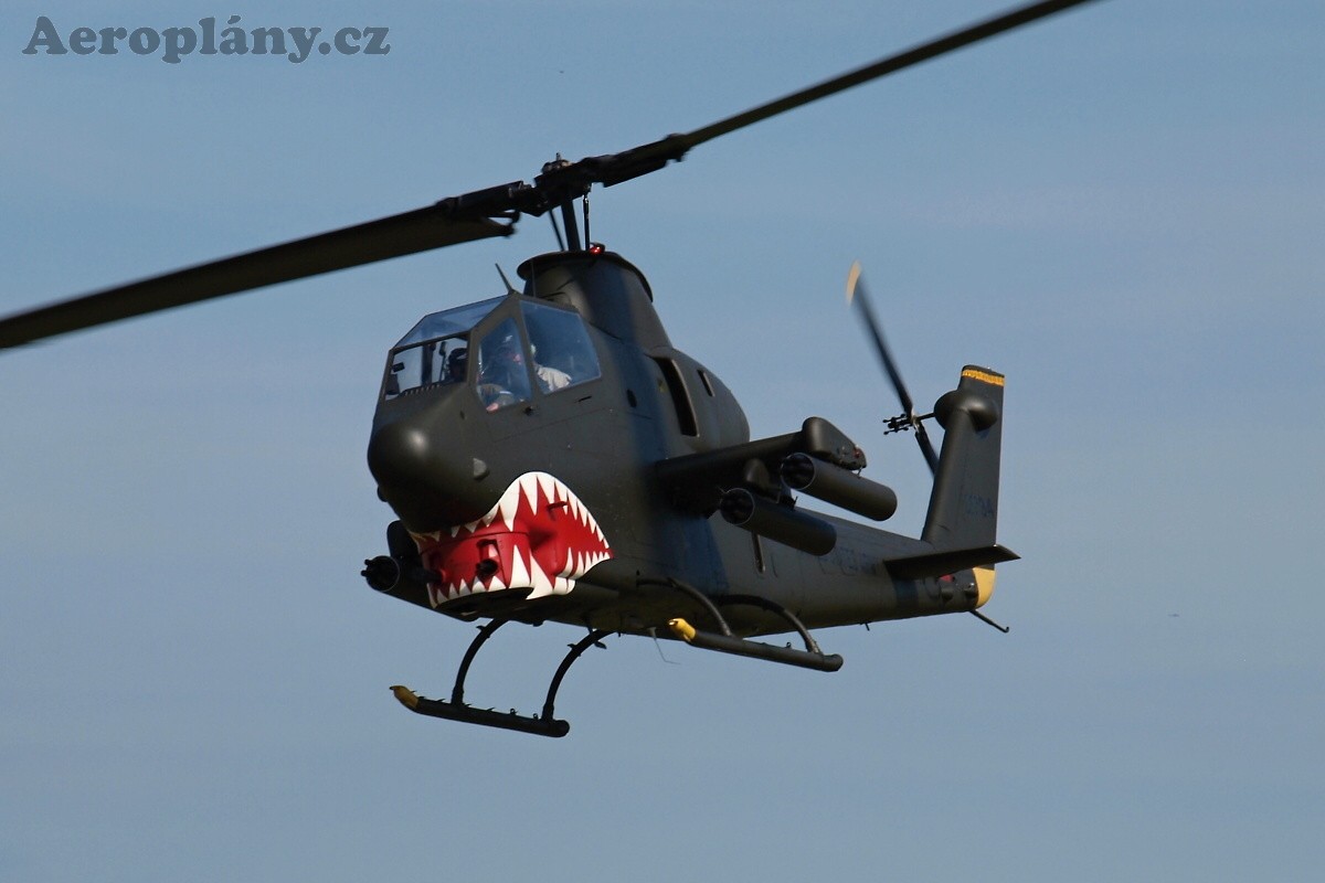 Bell TAH-1P Cobra - N2734D