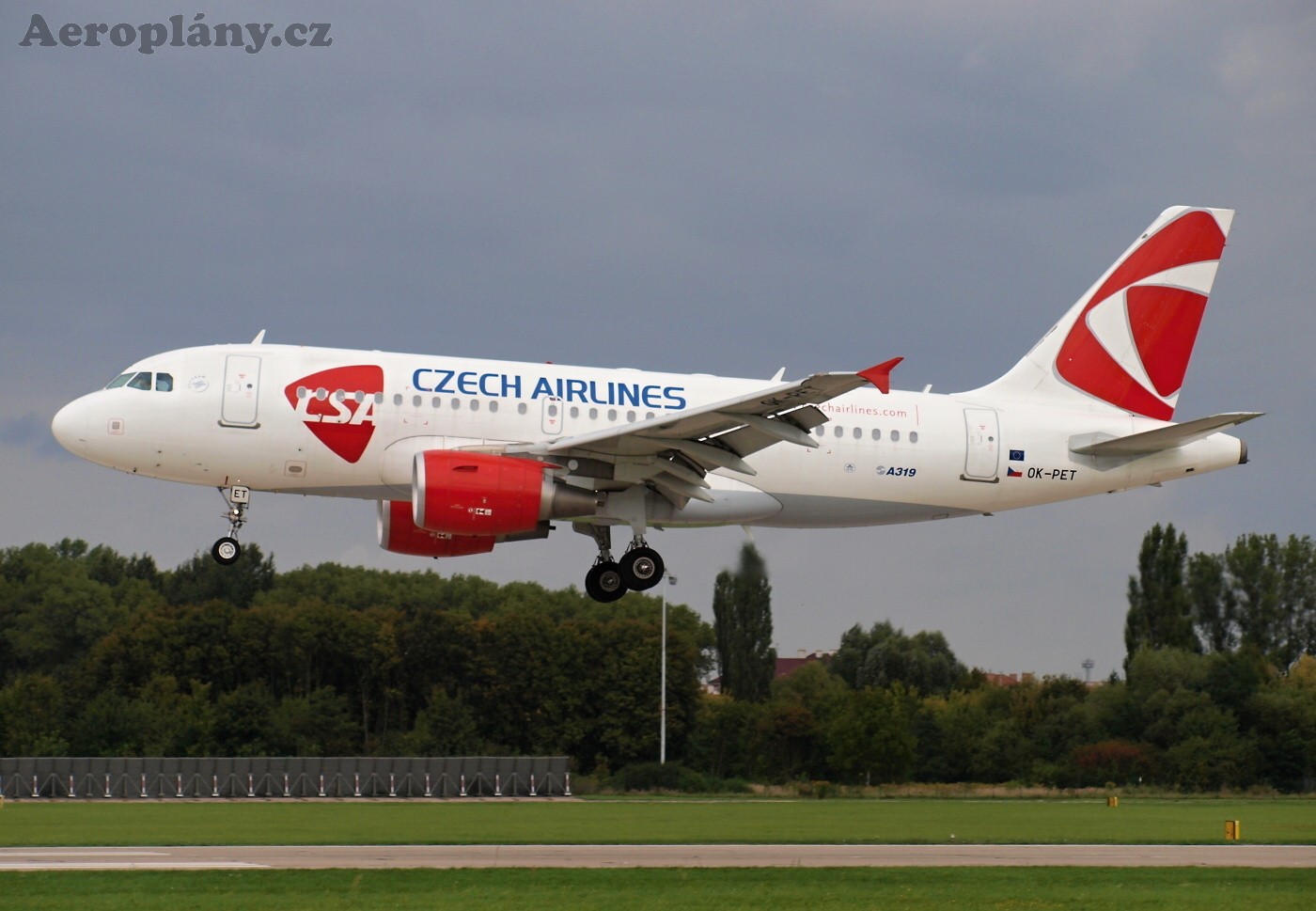 Airbus A319-112 - OK-PET