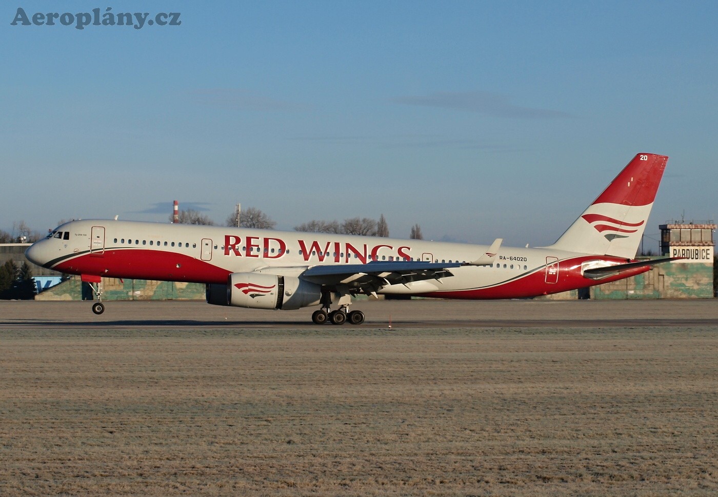Tupolev Tu-204-100 - RA-64020