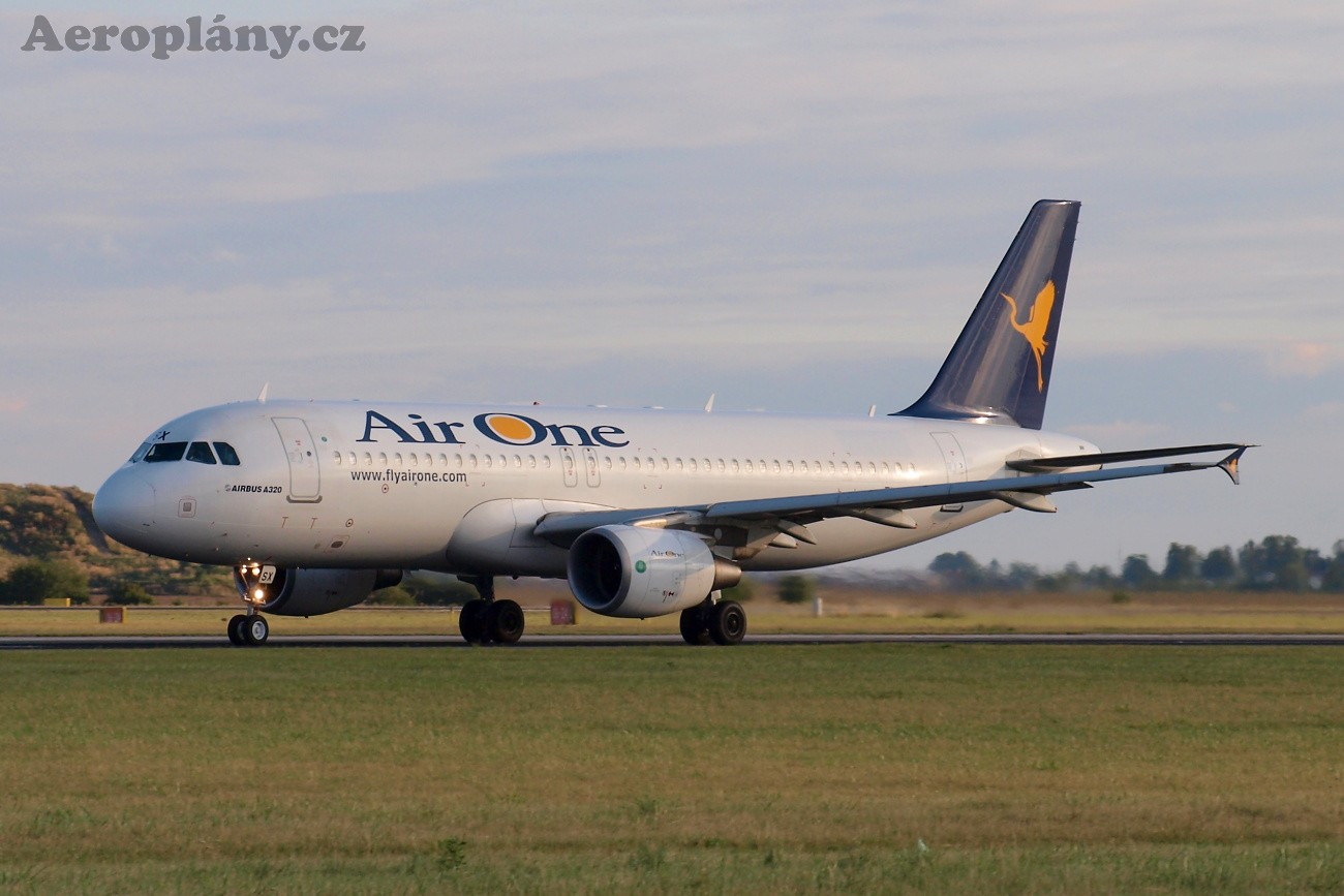Airbus A320-216 - EI-DSX