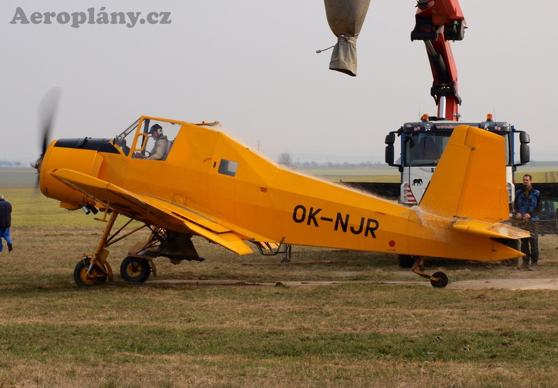 Zlín Z-37A Čmelák - OK-NJR