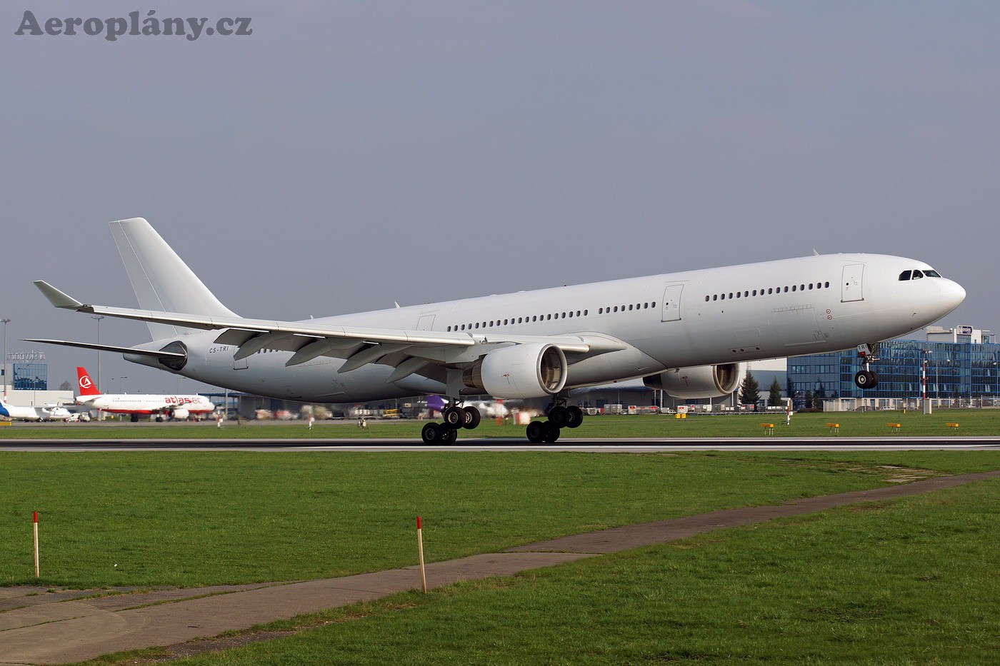 Airbus A330-322 - CS-TRI