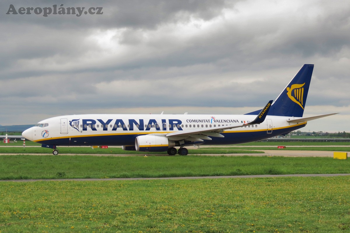 Boeing 737-8AS - EI-EFO