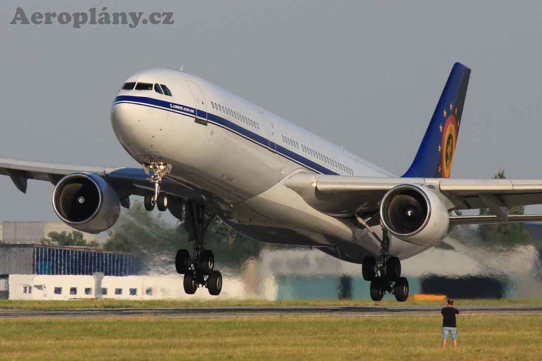 Airbus A330-321 - CS-TMT