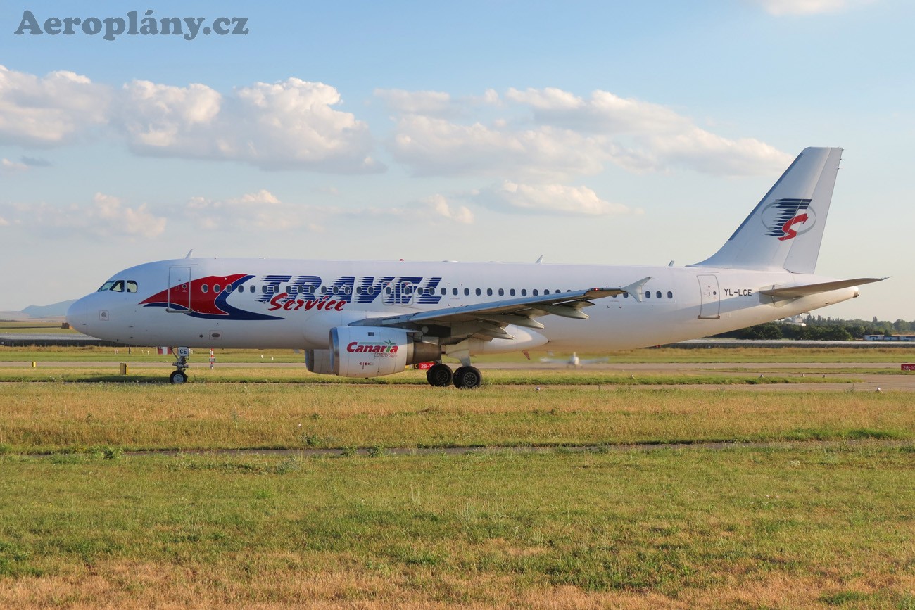 Airbus A320-211 - YL-LCE