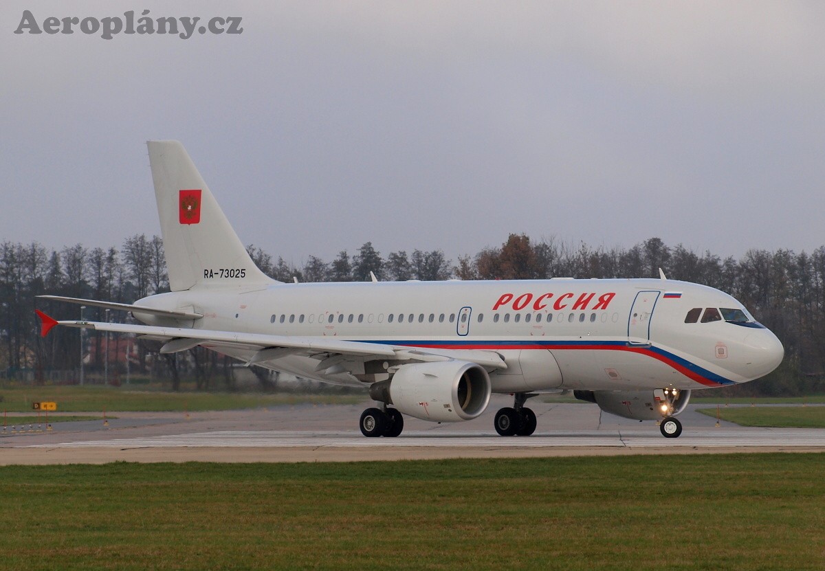 Airbus A319-115CJ - RA-73025
