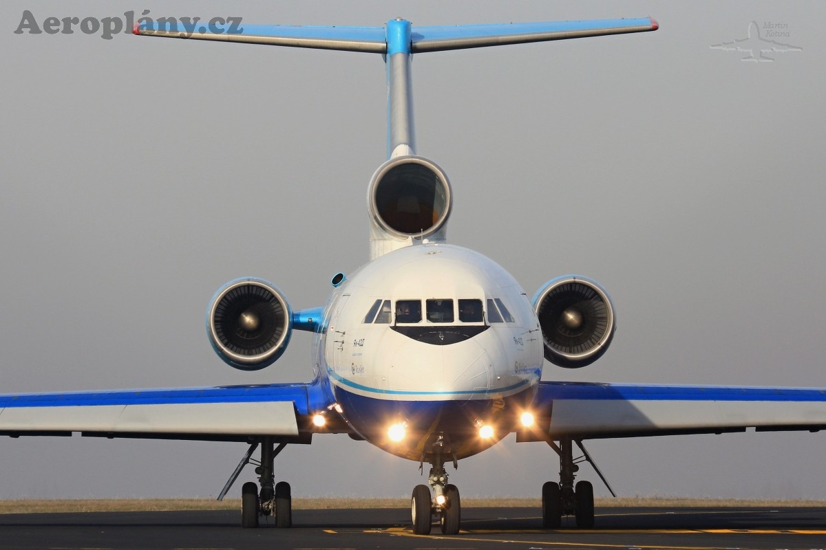 Yakovlev Yak-42D - RA-42387